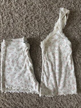 $5💕 H&M White Cami & Shorts Pajama Set with Pink Floral